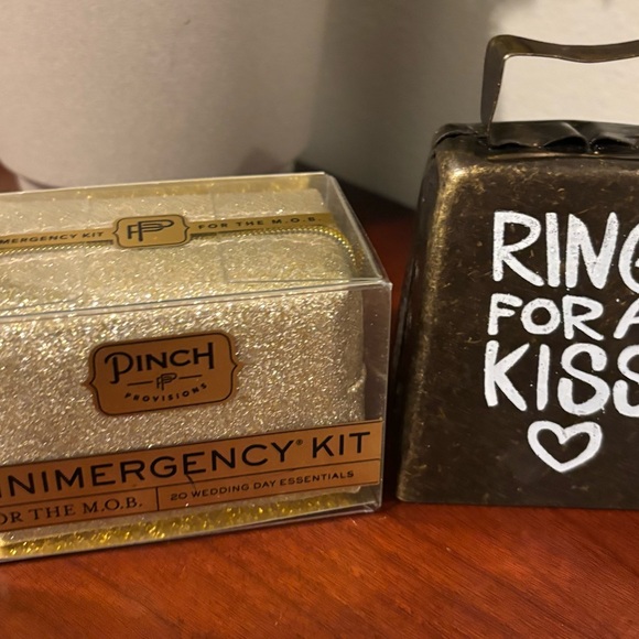 NWT (1) Pinch Provisions Minimergency /MOTB kit & Kiss Bell. Wedding items. - Picture 1 of 11